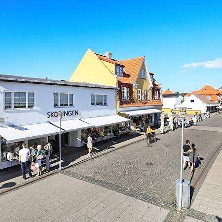 Apartment Overlooking Pedestrian Zone *